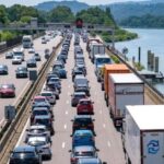 Sécurité routière : sur les autoroutes, les prises d'alcool, de drogues ou de médicaments sont la première cause des accidents mortels
          Quatre conducteurs sur dix à l'origine des accidents mortels liés à la prise de telles substances ont moins de 35 ans, précise l'Association des sociétés françaises d'autoroutes mercredi.