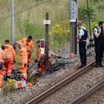 Sabotage sur le réseau TGV : le suspect interpellé près des voies de chemins de fer explique avoir voulu faire du "street art"
          L'homme de 29 ans est suspecté d'avoir participé au sabotage d'une partie du réseau TGV de la SNCF, le jour de la cérémonie d'ouverture des Jeux olympiques de Paris 2024.